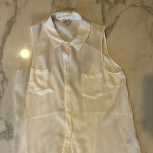 Sleeveless white Splendid collared blouse